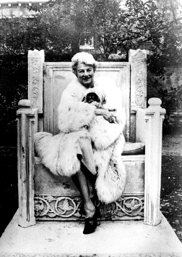 075-peggy-guggenheim-theredlist